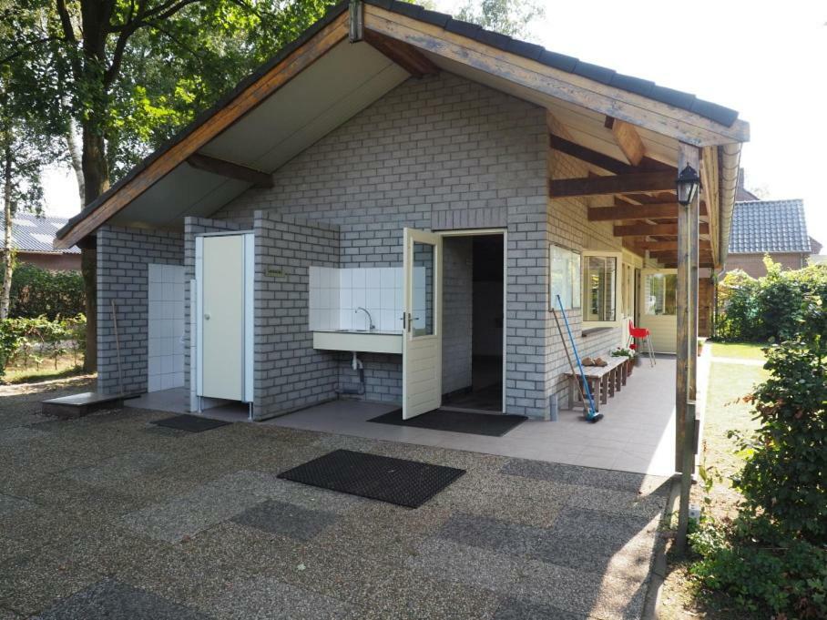 Chalet - Camping 'T Dekske Wintelre 外观 照片